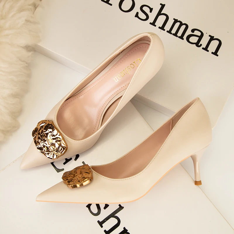 Sexy Metal Decoration Shoes Ladies Fashion Pointed Wedding Shoes Dress High Heels Casual Women's Shoes New Women's Shoes