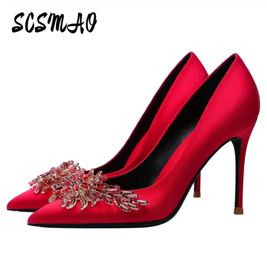 Women's red wedding shoes Exquisite heels, elegant stiletto shoes, Chinese wedding shoes, wine red bridal shoes