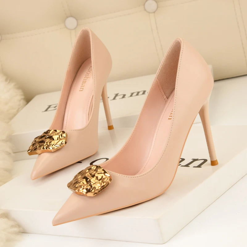 Sexy Metal Decoration Shoes Ladies Fashion Pointed Wedding Shoes Dress High Heels Casual Women's Shoes New Women's Shoes