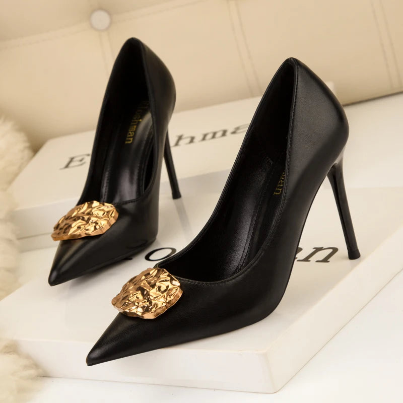 Sexy Metal Decoration Shoes Ladies Fashion Pointed Wedding Shoes Dress High Heels Casual Women's Shoes New Women's Shoes